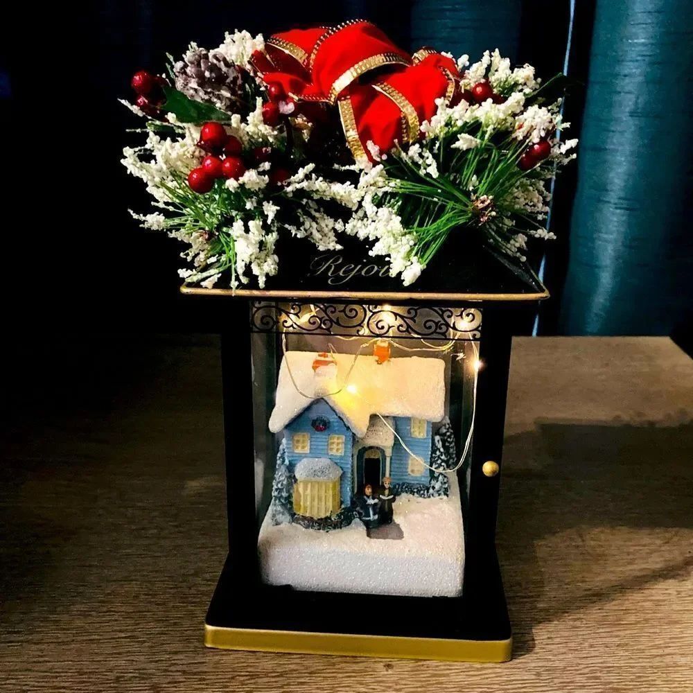 NWT Christmas Lighted Lantern Lamp